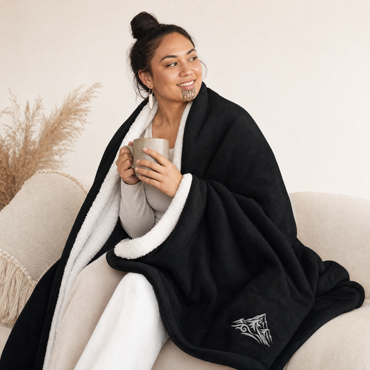 Premium sherpa blanket - Embroidered Maunga (mountain) - white embroidery